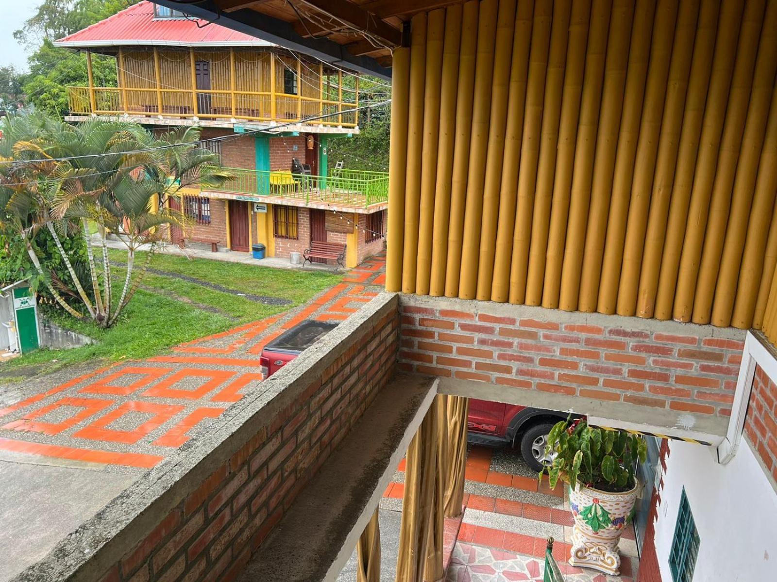 Eco Hotel La Selecta Pereira Bagian luar foto