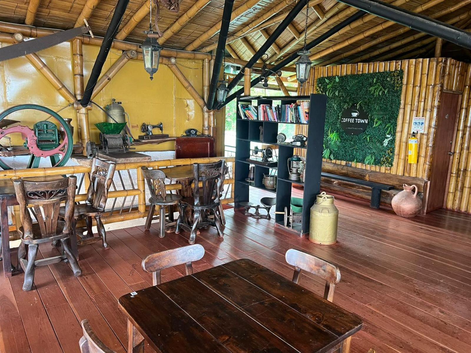 Eco Hotel La Selecta Pereira Bagian luar foto