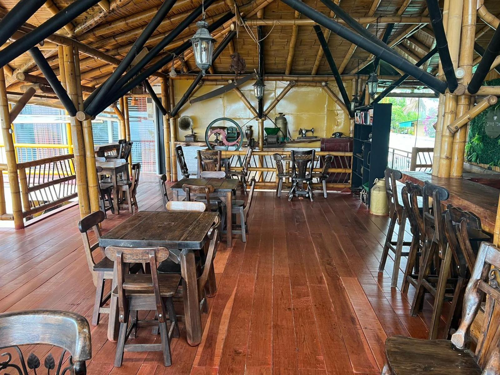 Eco Hotel La Selecta Pereira Bagian luar foto